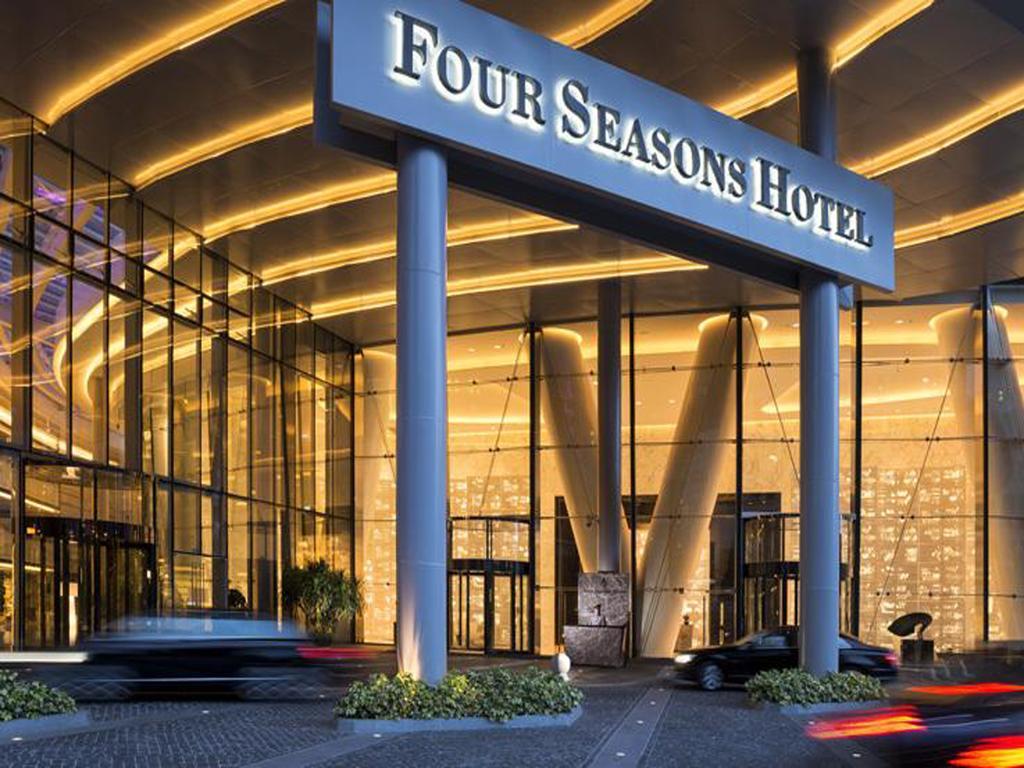 Four Seasons Hotel Guangzhou Exterior photo